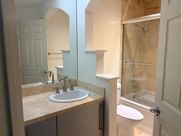 620 S Gramercy Pl #310 — Photo 6