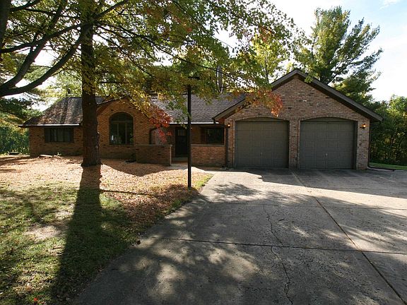 2nd image of 1701 W Interlochen Dr