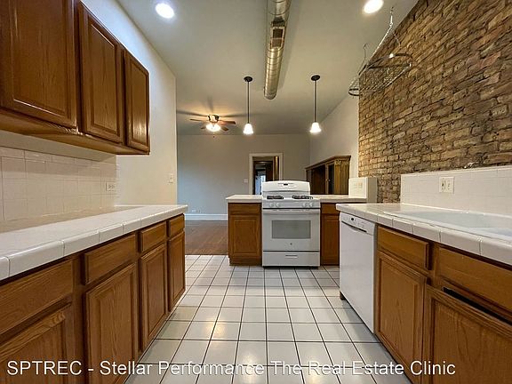 5th image of 808 W Cuyler Ave #3