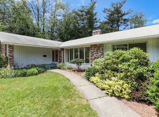4 Berkshire Dr, Paxton, MA 01612