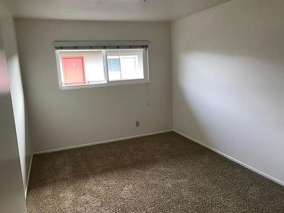 3rd image of 807 Embarcadero Del Norte APT 12