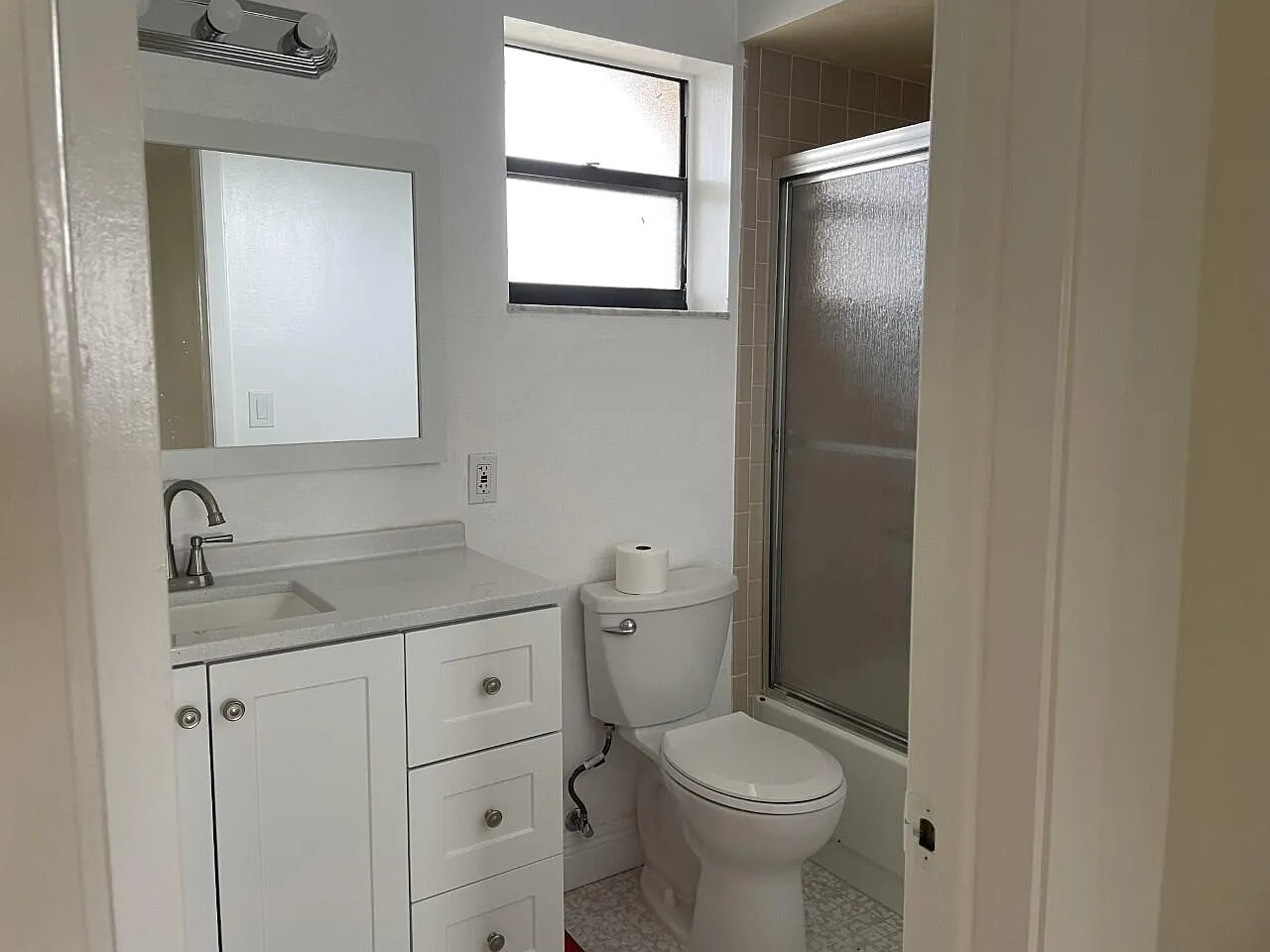 2 bed, 1.0 bath, 900 sqft, $1,575 — Photo 4