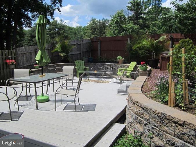 2nd image of 327 Barton Run Blvd