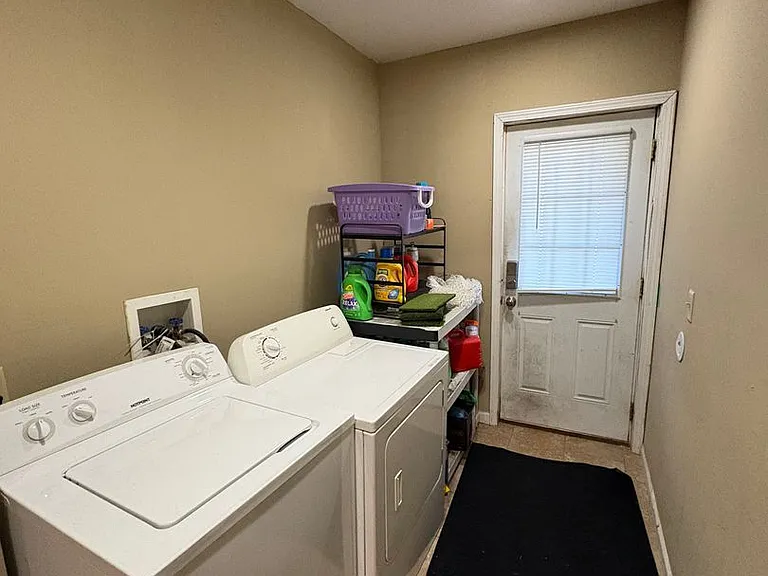 2536 Adams Ave — Photo 10