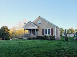 2306 Westminister Ln, Saint Joseph, MO 64503