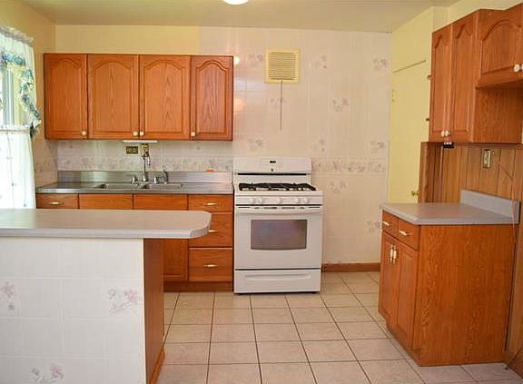 3rd image of 4333 Garden Park Ct