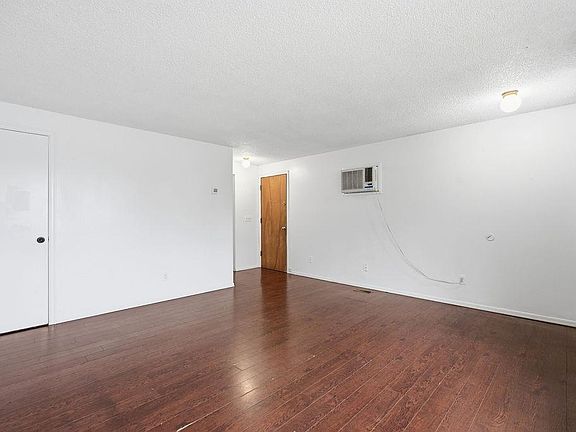 4th image of 2103 N Sargent Rd