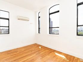17 Monitor St