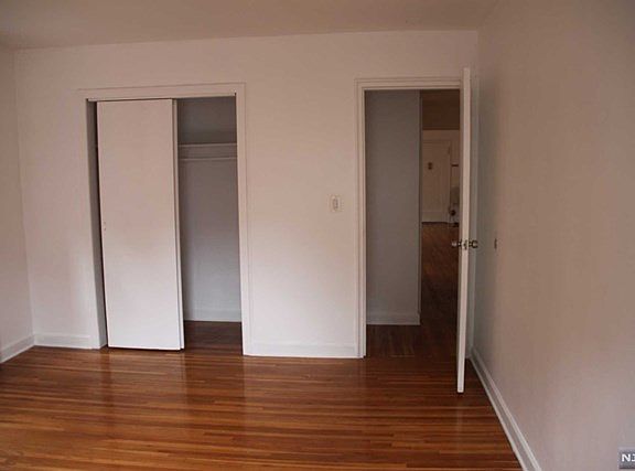 4th image of 2340 Linwood Ave #2C-402C