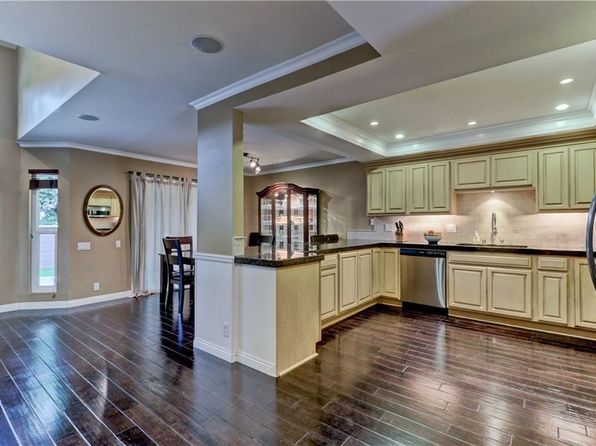172 Admiral Way