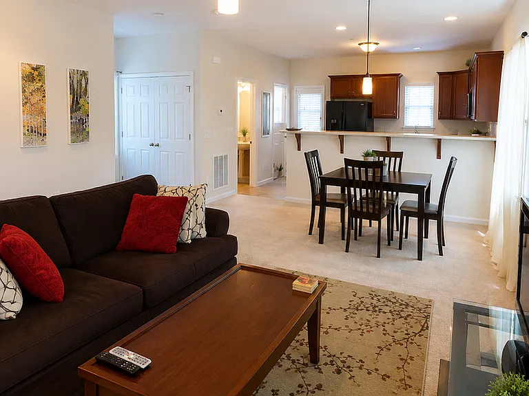 1713 Aden Ln — Photo 4