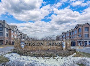 10531 Mission Rd #214B, Leawood, KS 66209