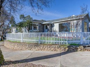 874 Lakeview Dr, Redding, CA 96001