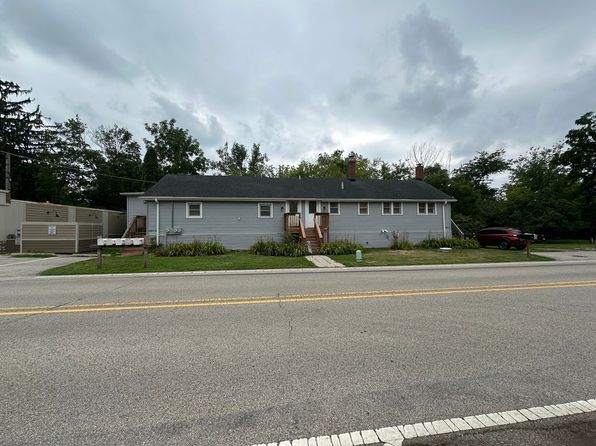 2103 Main St