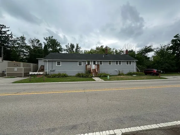 2103 Main St, Spring Grove, IL 60081