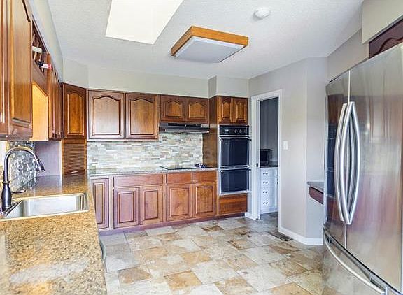 4th image of 10032 Waterford Dr