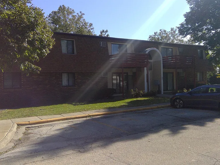 180 Birch Ct #2 — Photo 8