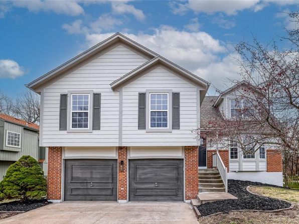 Homes for Sale in Lees Summit MO with Garage | Zillow