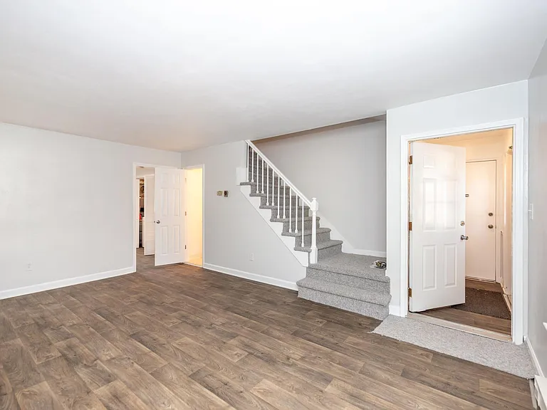 9392 Pine Tree Rd #B — Photo 2