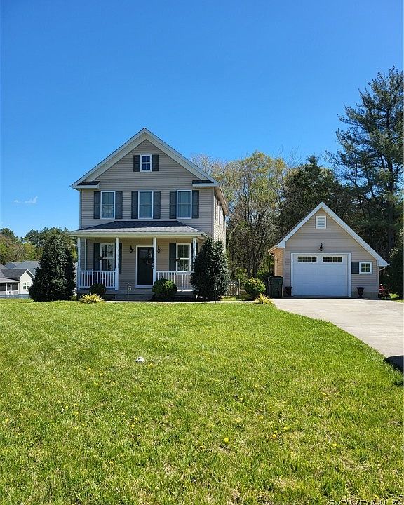1st image of 640 Coniston Manor Dr