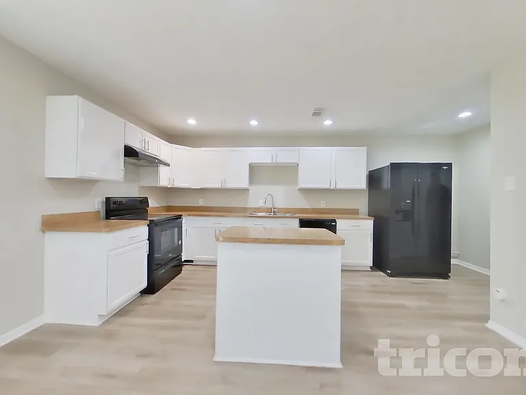 3623 Village Grove Dr — Photo 7