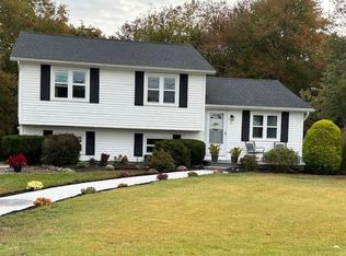 13 Fields View Rd, Bradford, RI 02808