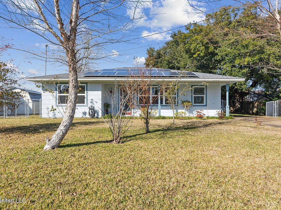 1st image of 319 Meadowwood Cir