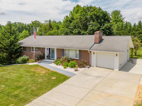 1207 Tyler Ave, Radford, VA 24141