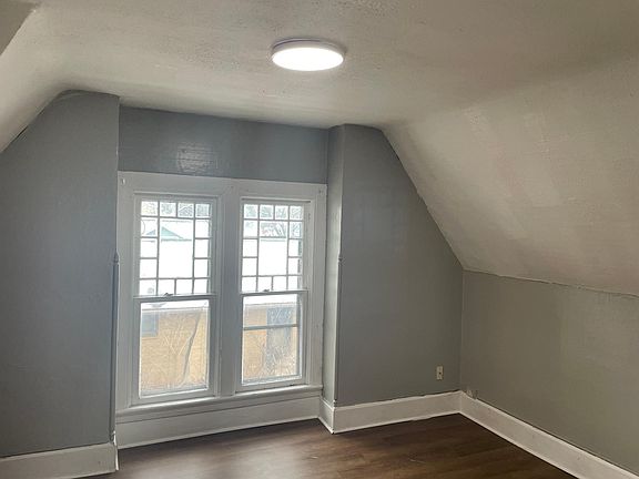 3rd image of 1927 N Rockton Ave #2