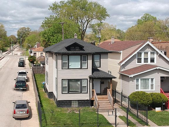 2nd image of 12056 S La Salle St