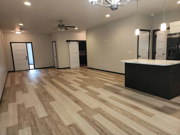 4515 S Dubuque Ave — Photo 3