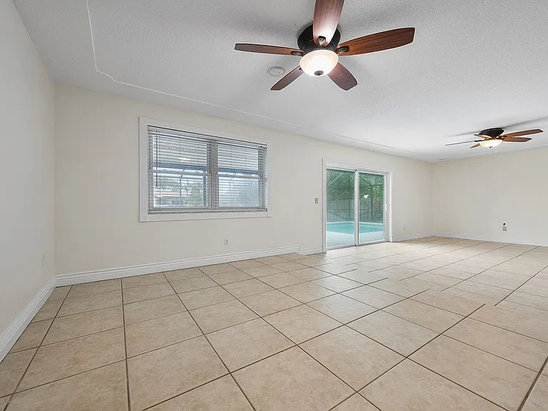 403 Bridgetown Ct — Photo 20