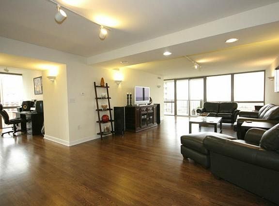 5th image of 600 E Admiral 1501 Blvd #1501