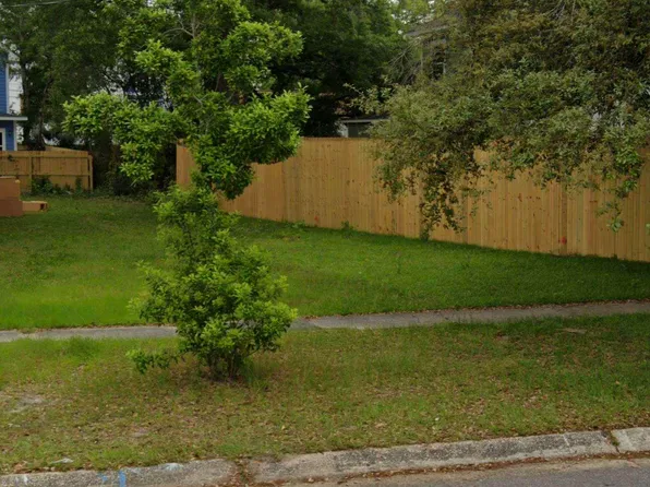 606 N A St, Pensacola, FL 32501