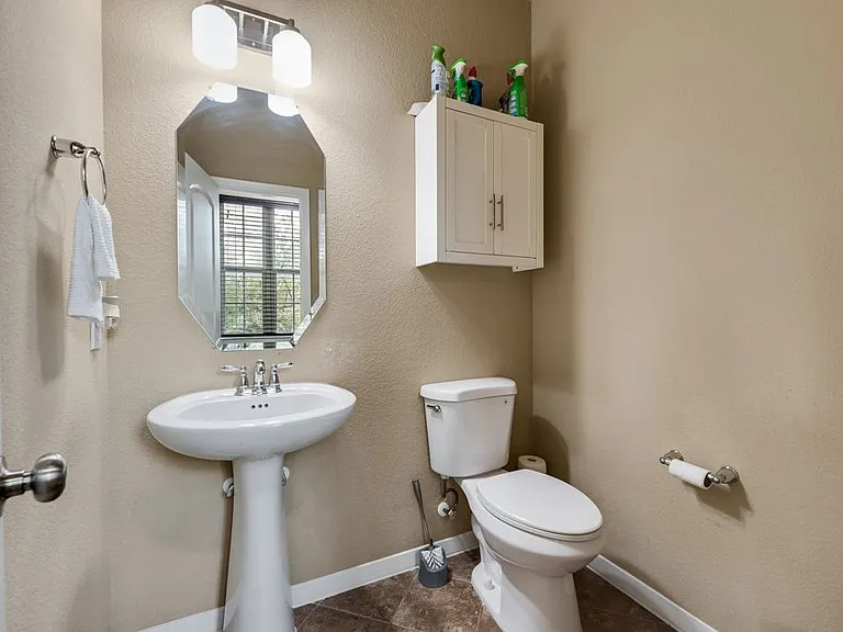 3895 Asbury Ln — Photo 8