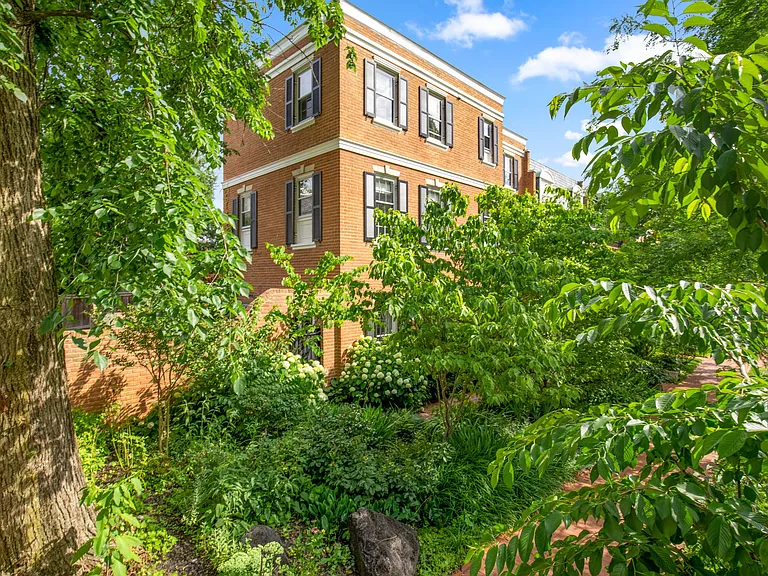 3909 Watson Pl NW — Photo 45