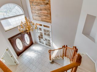 1 Crestwood St, Piscataway, NJ 08854