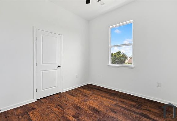 5th image of 3408 4th St