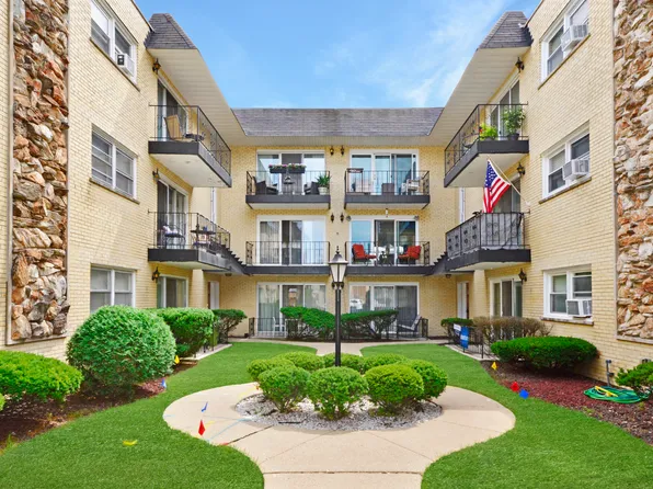 6482 N Northwest Hwy, Chicago, IL 60631
