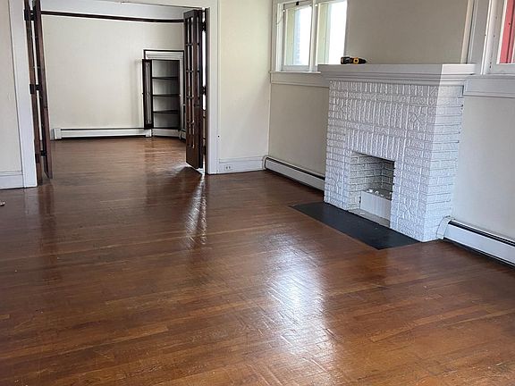 3rd image of 630 W Market St #1
