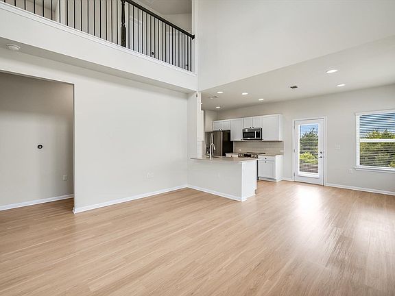 4th image of 16309 Fetching Ave