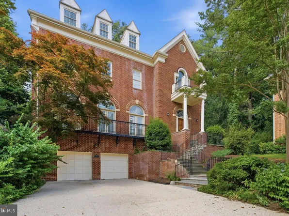 4009 Highwood Ct NW, Washington, DC 20007