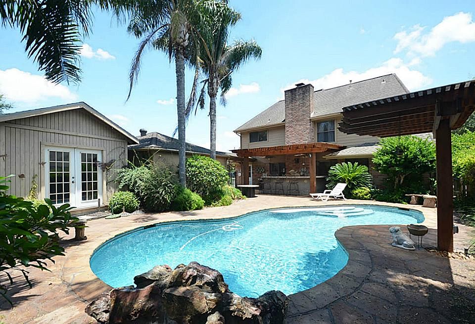 1st image of 3018 Pasture Ln