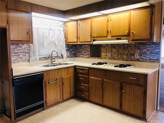 4th image of 208 N Barranca #44