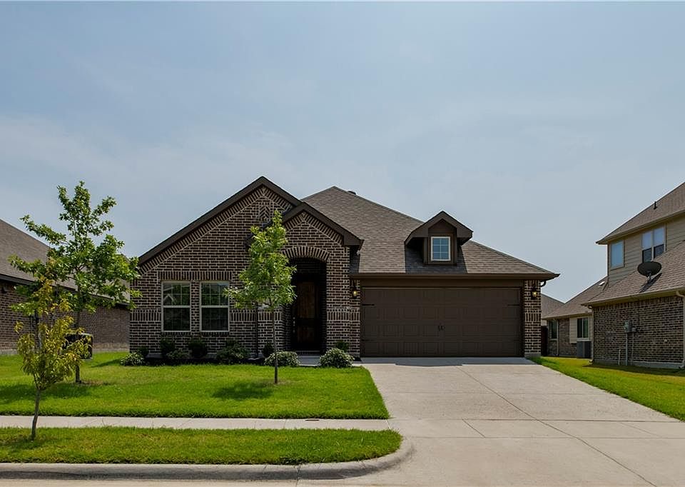 1st image of 3416 Hawthorn Ln