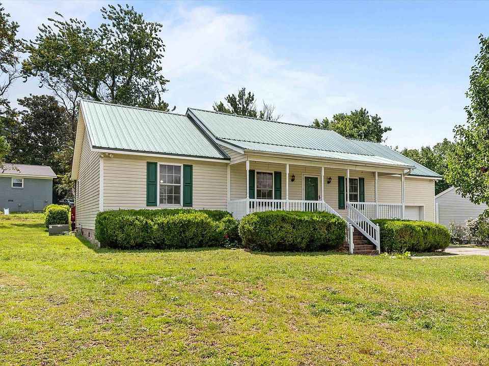 1st image of 110 Brookfield Cir