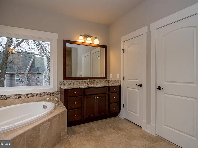 6928 Regent Ln — Photo 56