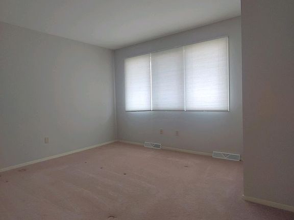 5th image of 406 College Ave APT 2