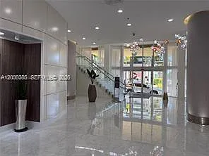 Venture At Aventura East — Photo 2