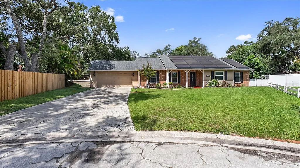 3 bed, 2.0 bath, 1945 sqft, $2,500 — Photo 4